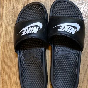 Nike Men’s Slides (New worn once)